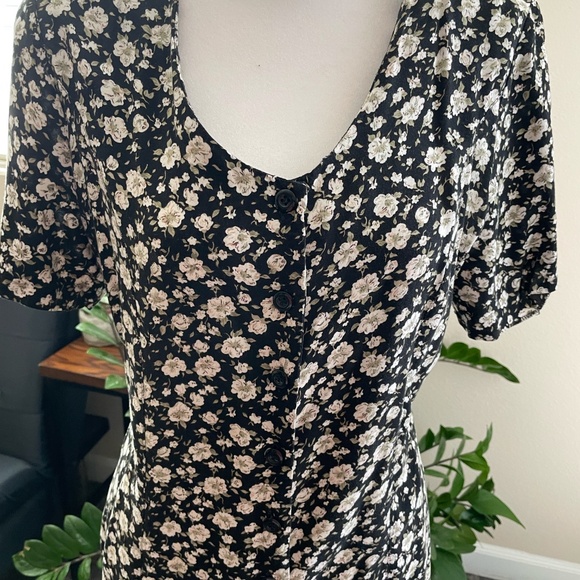 Country Dress - Picture 3 of 3